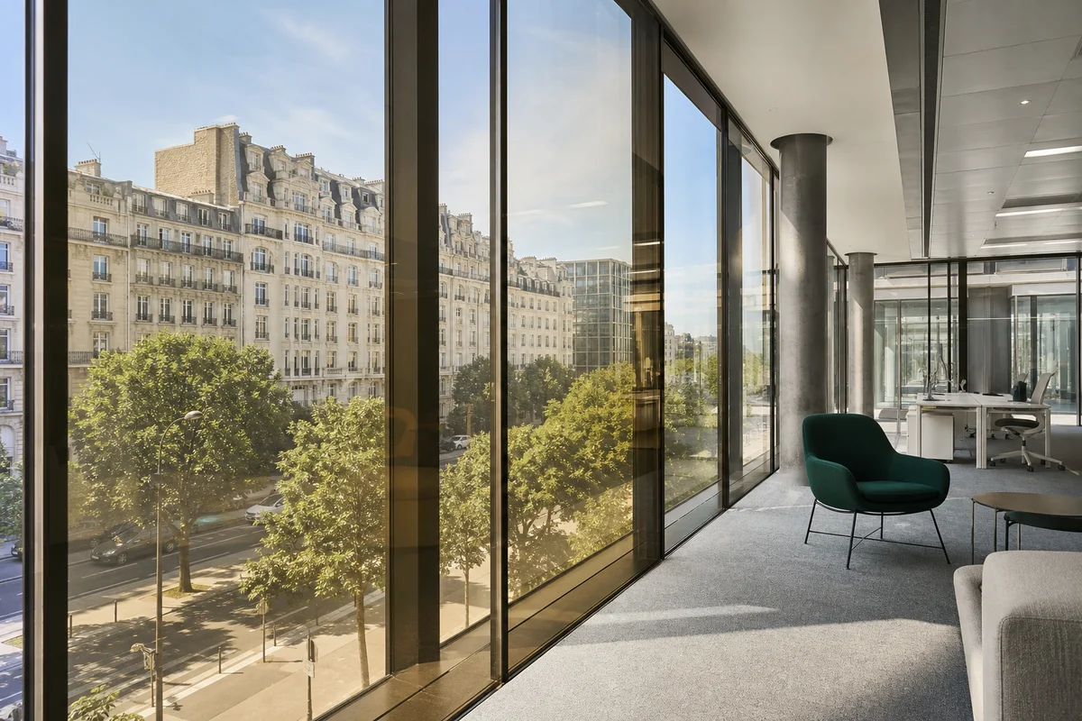 Bureaux en Seine-Saint-Denis, baies vitrées et confort d'usage